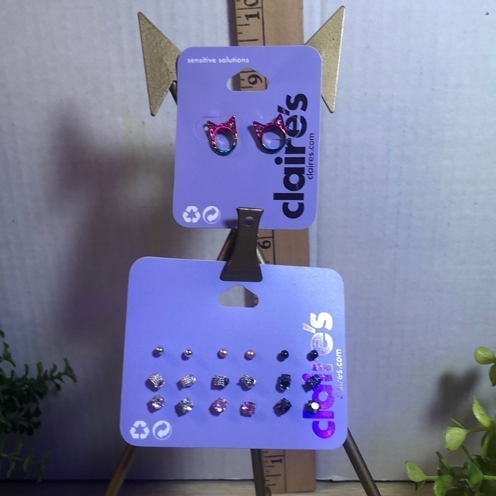 Claire’s earring new on company card 10 pairs